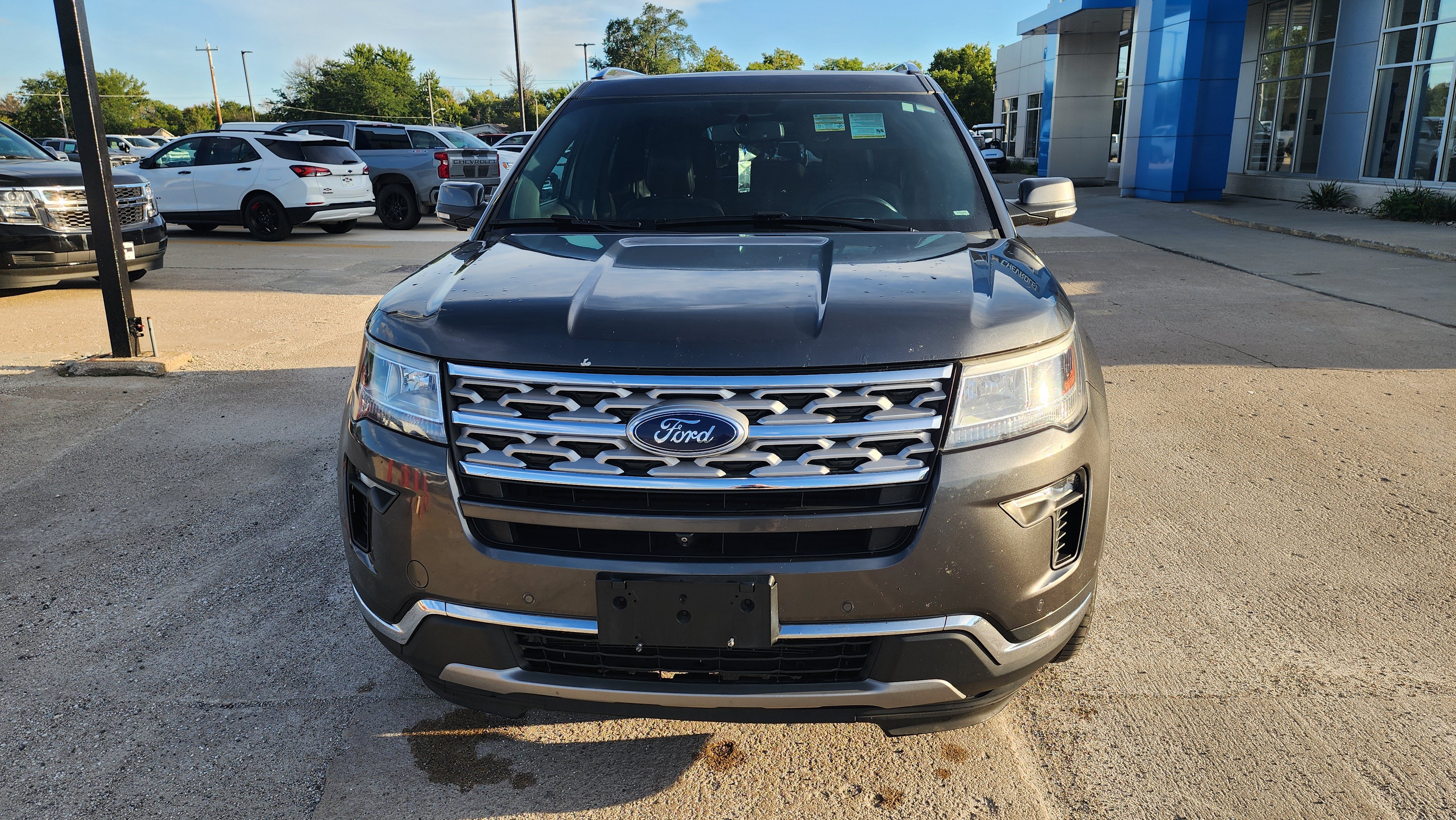 Used 2018 Ford Explorer Limited w/ Class II Trailer Tow Package AWD/4WD image 2