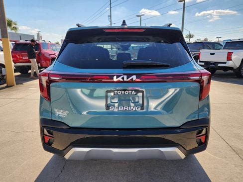 Used 2025 Kia Seltos EX image 8
