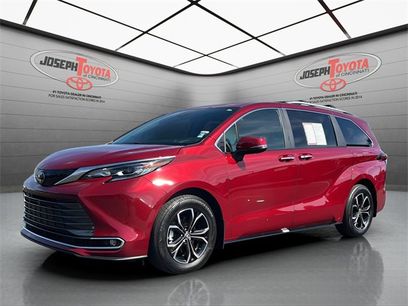 Certified 2025 Toyota Sienna Platinum
