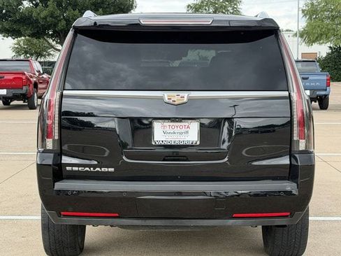 Used 2018 Cadillac Escalade Luxury AWD/4WD image 5