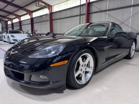 Used 2005 Chevrolet Corvette Coupe w/ Preferred Equipment Group RWD image 20
