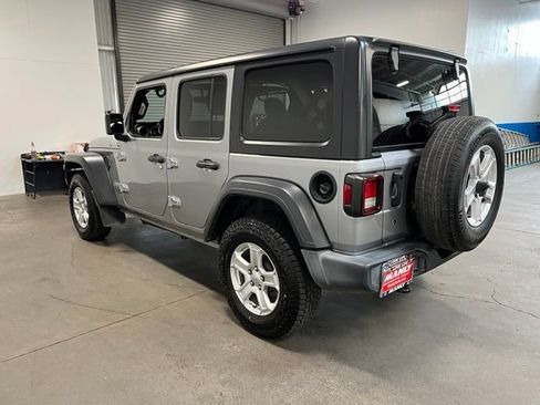 Used 2019 Jeep Wrangler Unlimited Sport S AWD/4WD image 5