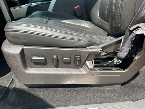 Used 2014 Ford F150 Platinum RWD image 16