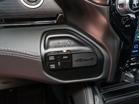 Used 2024 RAM 2500 Limited image 27