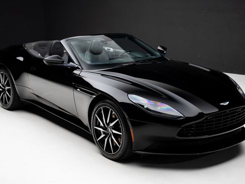 Used 2019 Aston Martin DB11 Volante RWD image 9