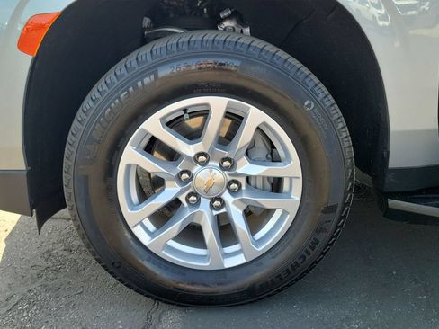 Used 2024 Chevrolet Tahoe LS RWD image 31