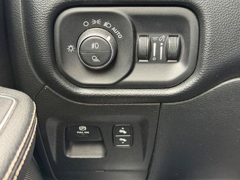 Used 2021 RAM 1500 Laramie AWD/4WD image 6
