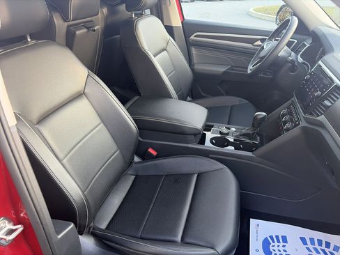 Used 2023 Volkswagen Atlas SE image 38