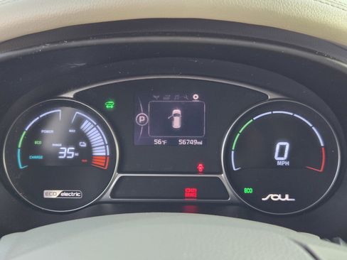Used 2017 Kia Soul EV + w/ Sun & Fun Package image 22