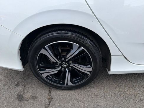 Used 2017 Honda Civic Touring image 5