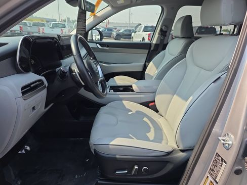 Used 2025 Hyundai Palisade SEL AWD/4WD image 16