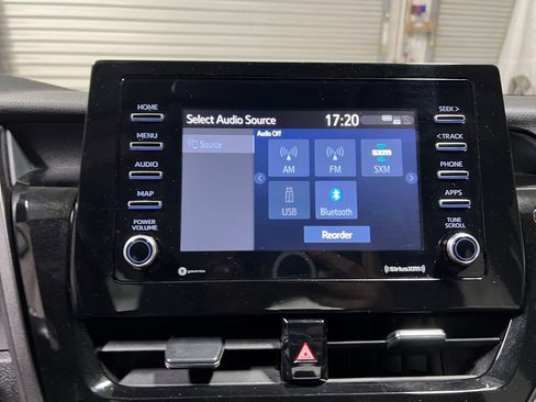 Used 2024 Toyota Camry SE image 30