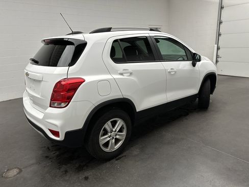 Used 2022 Chevrolet Trax LT w/ LT Convenience Package image 8