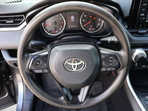 Used 2020 Toyota RAV4 LE w/ Carpet Mat Package AWD/4WD image 13