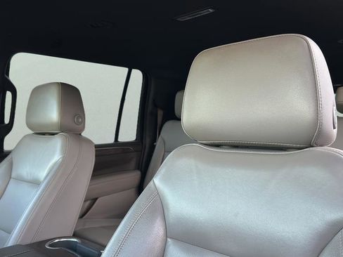 Used 2021 Chevrolet Suburban LT image 12