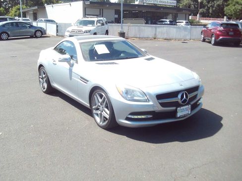 Used 2015 Mercedes-Benz SLK 250 image 7