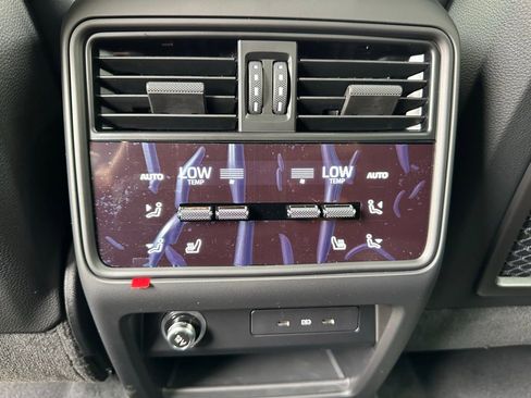 Used 2025 Porsche Cayenne GTS image 36