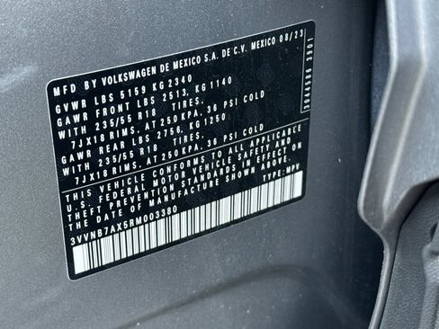 Used 2024 Volkswagen Tiguan SE image 22