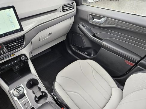 New 2025 Ford Escape SE w/ PHEV Premium Package image 15