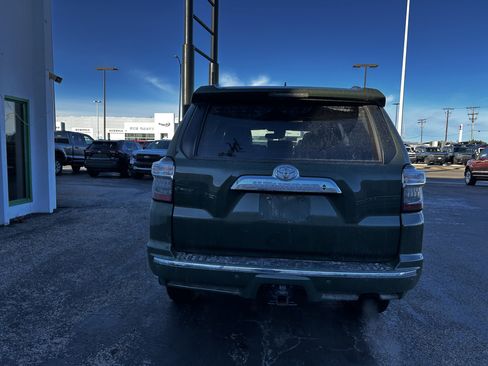 Used 2022 Toyota 4Runner Limited image 4