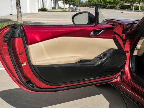 Used 2018 MAZDA MX-5 Miata RF Grand Touring RWD image 35