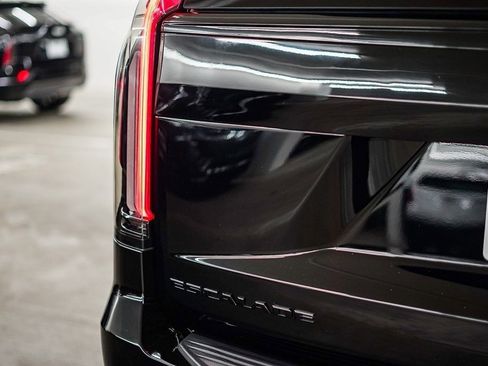 Certified 2024 Cadillac Escalade Sport Platinum w/ LPO, ONYX Package image 11