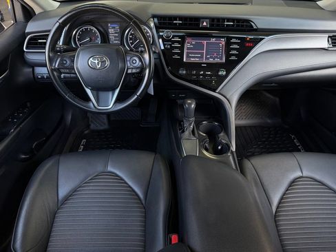 Used 2020 Toyota Camry SE FWD image 11
