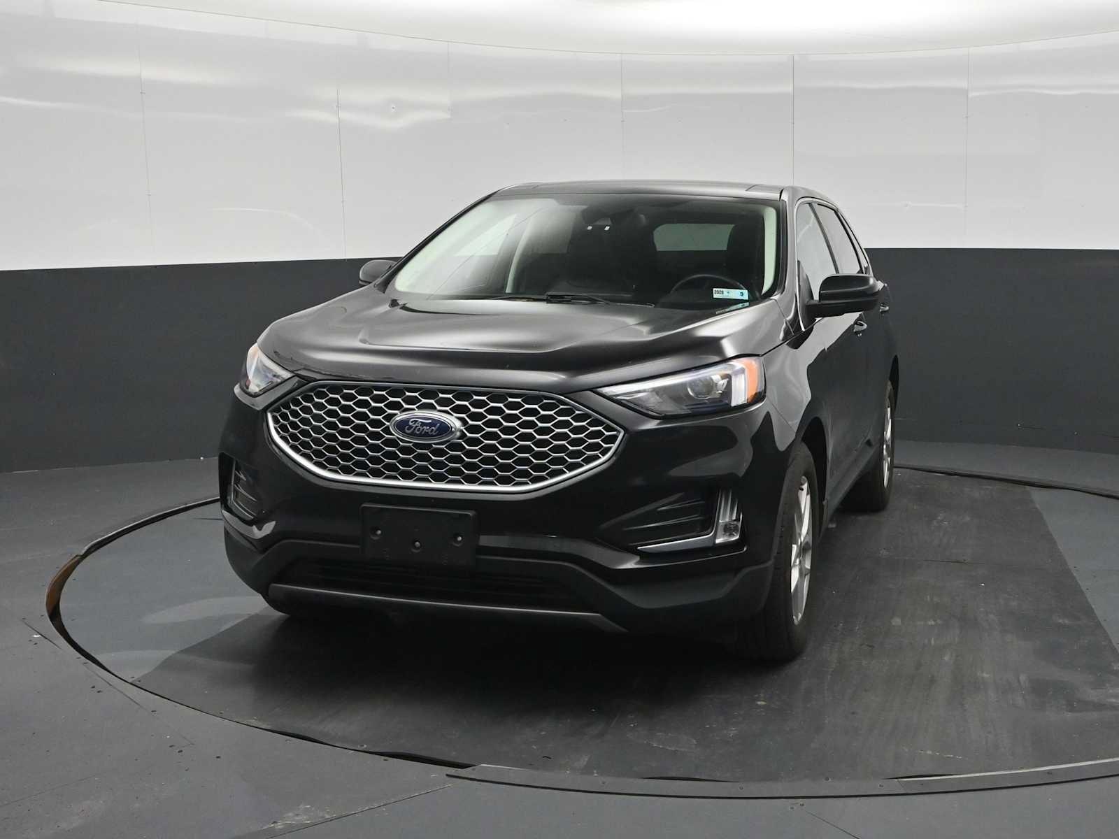 Certified 2024 Ford Edge SEL w/ Convenience Package AWD/4WD image 5