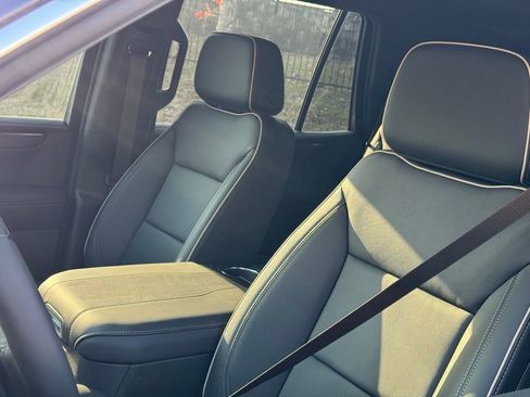 New 2026 GMC Yukon Elevation image 17