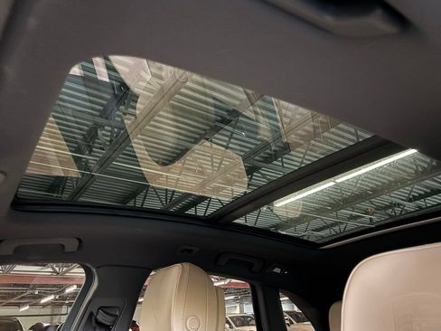 Used 2018 Porsche Macan Sport Edition AWD/4WD image 24