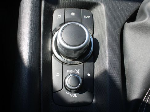Used 2021 MAZDA MX-5 Miata RF Club RWD image 35