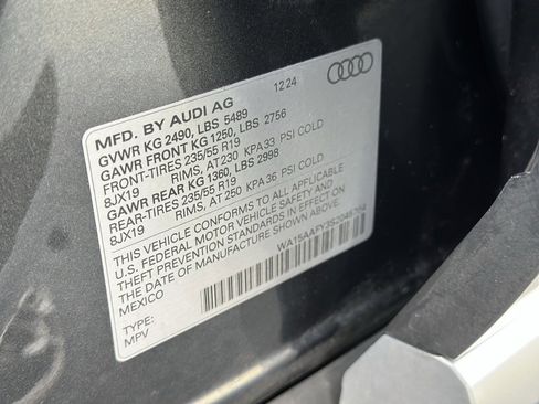 Certified 2025 Audi Q5 2.0T Premium Plus image 24