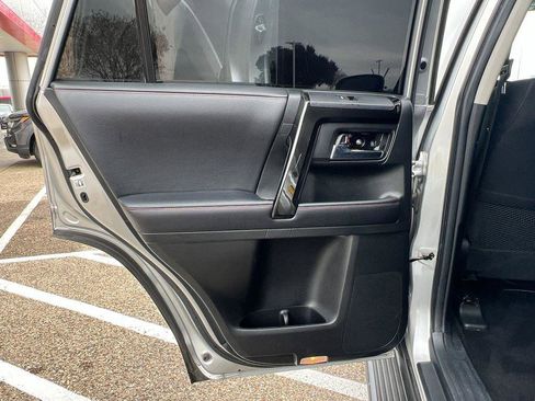 Used 2019 Toyota 4Runner TRD Off-Road image 11