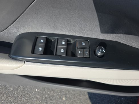 Used 2019 Toyota Camry SE FWD image 28