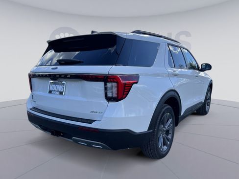New 2026 Ford Explorer Active w/ Active Comfort Package image 7