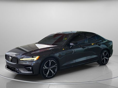 Used 2024 Volvo S60 B5 Core image 2