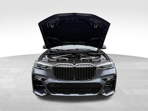 Used 2022 BMW X7 xDrive40i w/ M Sport Package image 9