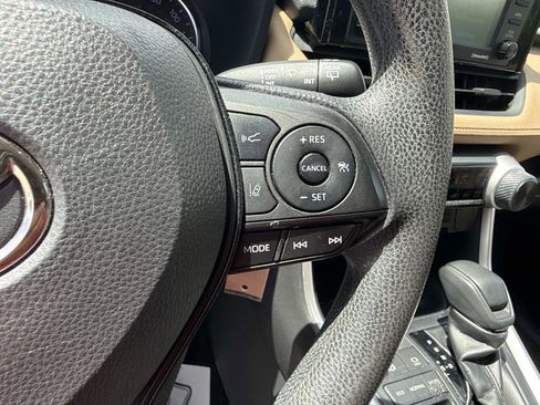 Used 2020 Toyota RAV4 LE FWD image 24
