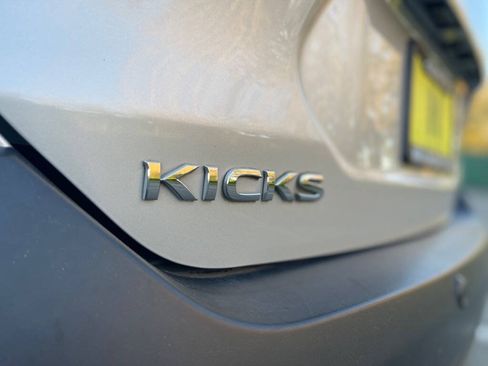 Used 2020 Nissan Kicks SV FWD image 17