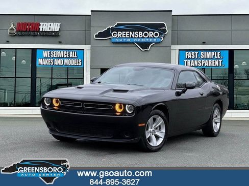 Used 2023 Dodge Challenger SXT image 1