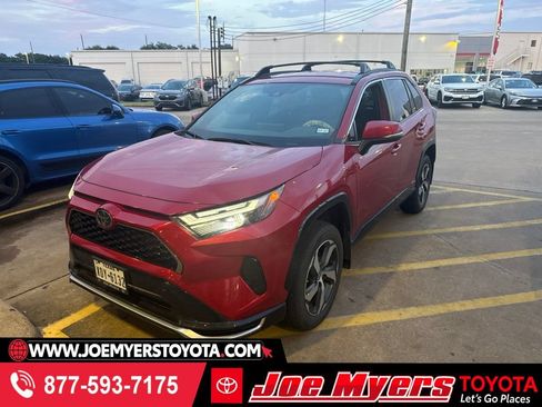 Used 2025 Toyota RAV4 SE AWD/4WD image 1
