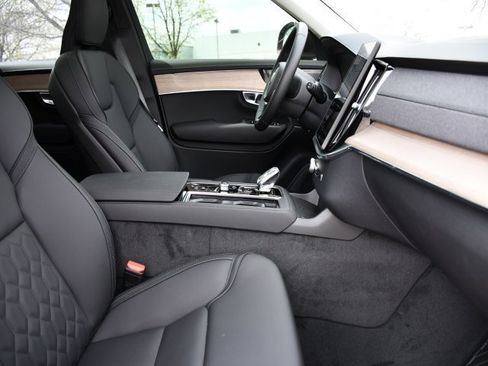 New 2025 Volvo XC90 T8 Plus w/ Protection Package Premier image 30