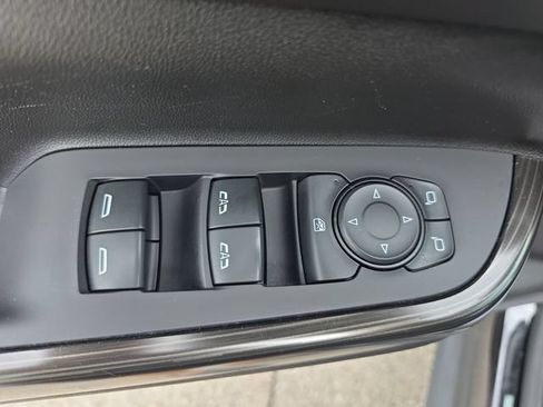 Used 2022 GMC Acadia SLT FWD image 20