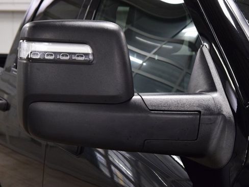 Used 2024 RAM 3500 Tradesman w/ Chrome Appearance Group AWD/4WD image 17