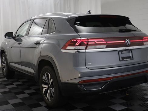 Used 2024 Volkswagen Atlas Cross Sport SE AWD/4WD image 13