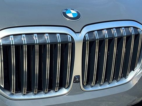 Used 2024 BMW X7 xDrive40i AWD/4WD image 10
