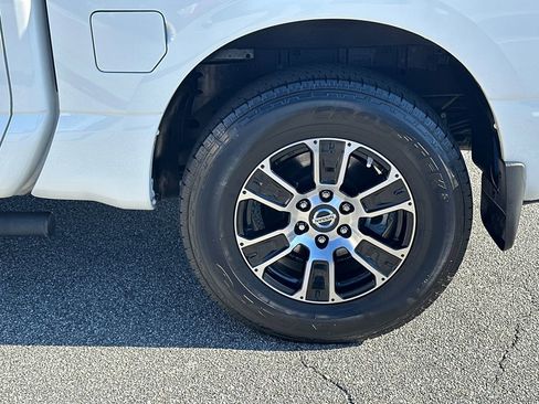 Used 2021 Nissan Titan SV w/ SV Convenience Package image 19