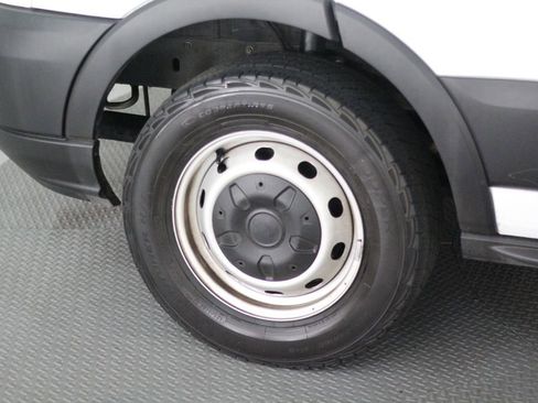 Used 2019 Ford Transit 250 130 Medium Roof RWD image 39