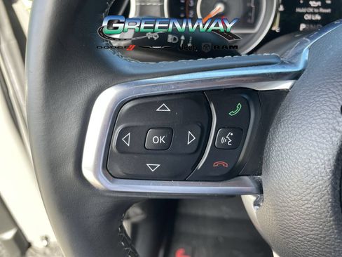 Used 2018 Jeep Wrangler Unlimited Sahara AWD/4WD image 28