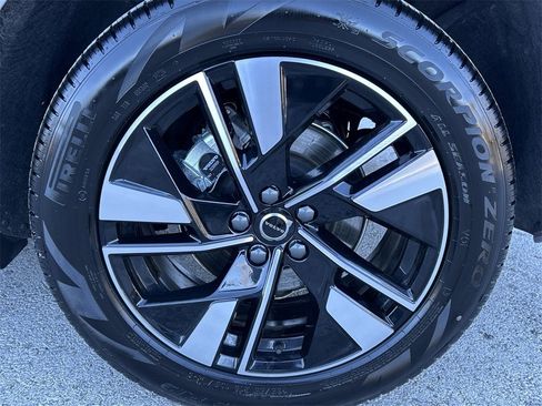 New 2026 Volvo XC60 B5 Plus w/ Climate Package image 11